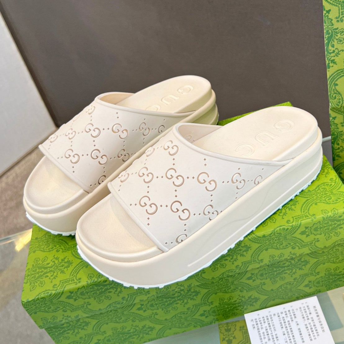 PLATFORM SANDALS IN WHITE CREAM MONOGRAM IMPORTED TPU