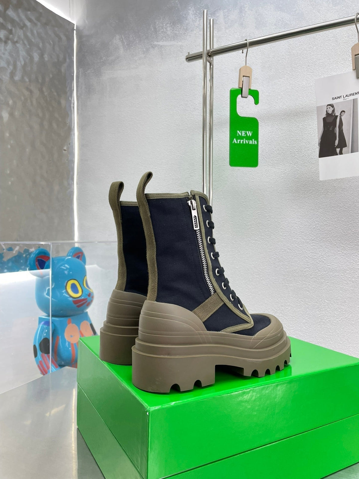 RIBBON BOMBER LACE-UP BOOTS IN BLACK MIX OLIVE GREEN CANVAS