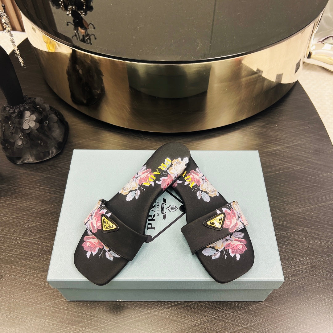 PRA PRINTED SLIDES SLIPPERS BLACK SATIN
