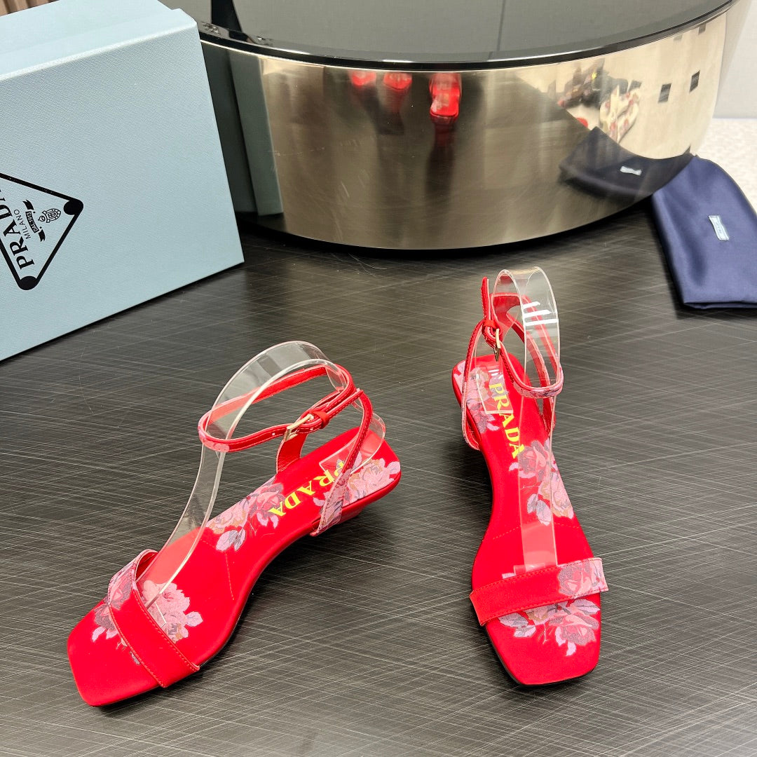 PRA TRIANGLE HEEL FLOWER MOTIF SATIN SANDALS RED
