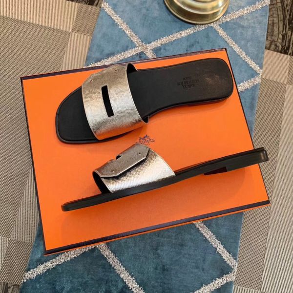 HERM View Sandals In Silver Epsom Leather