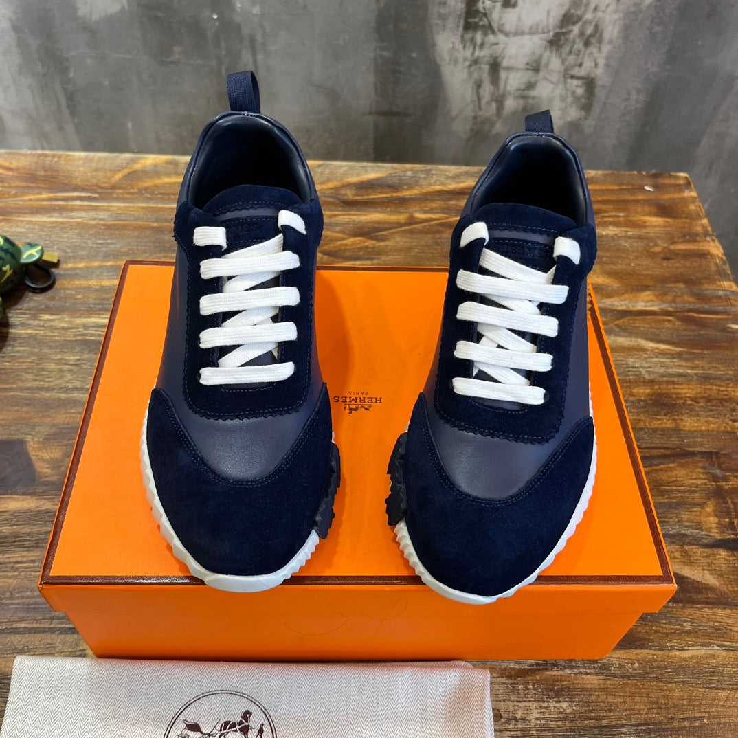 HERM Sneakers