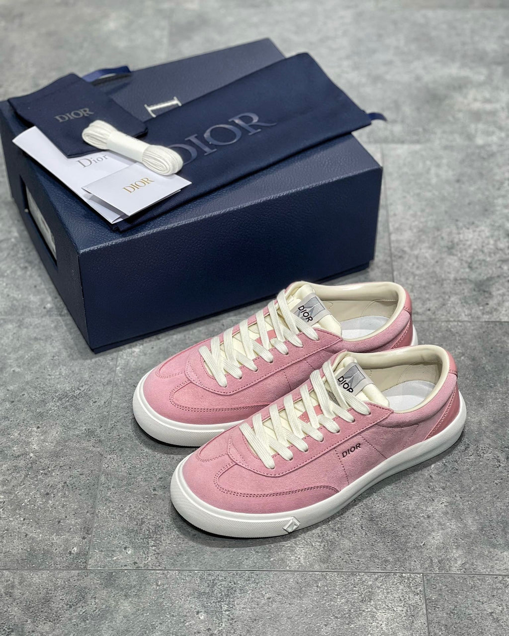 DIO Sneakers
