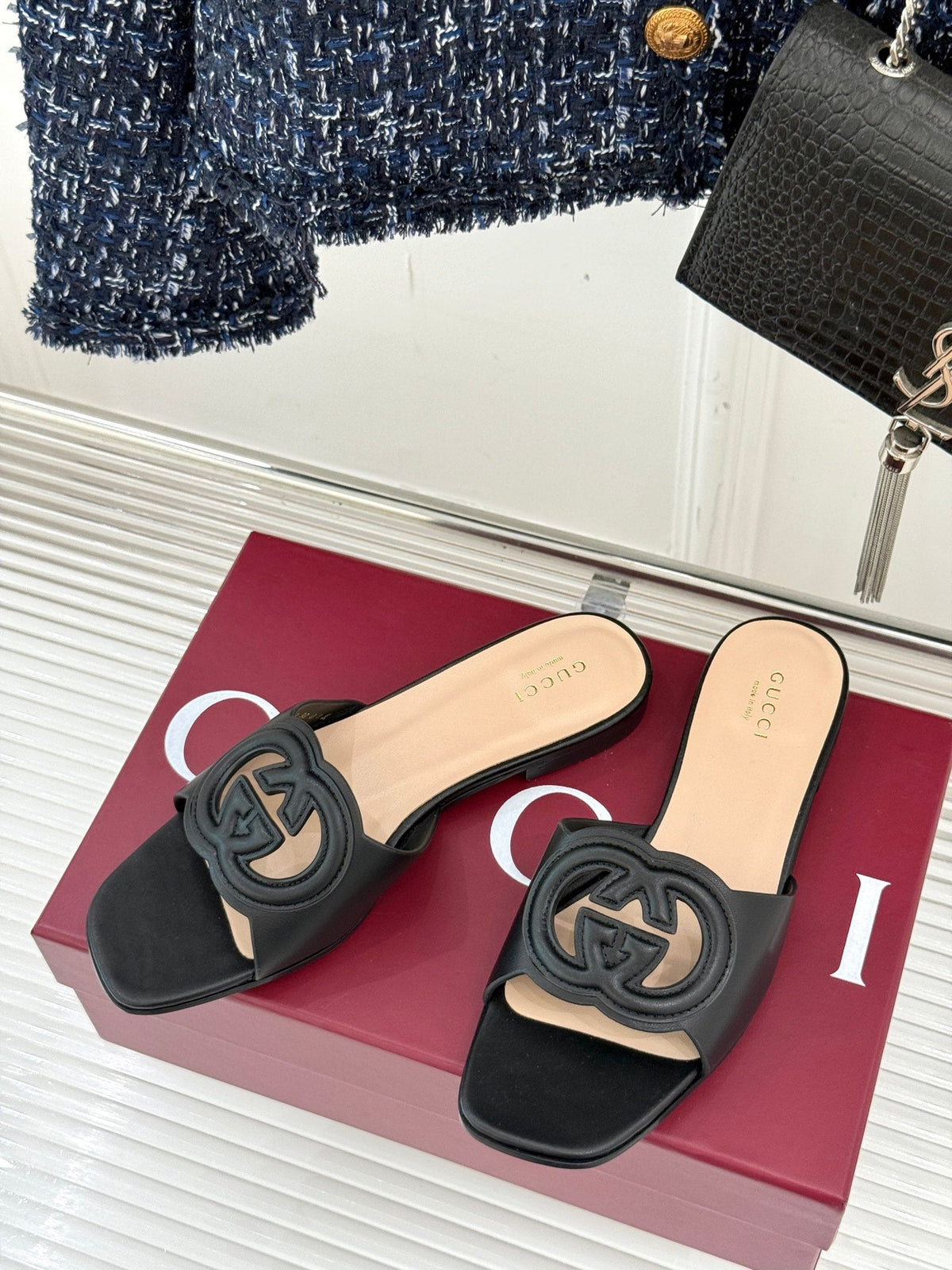 SLIDE SANDALS IN BURNT BLACK CALFSKIN