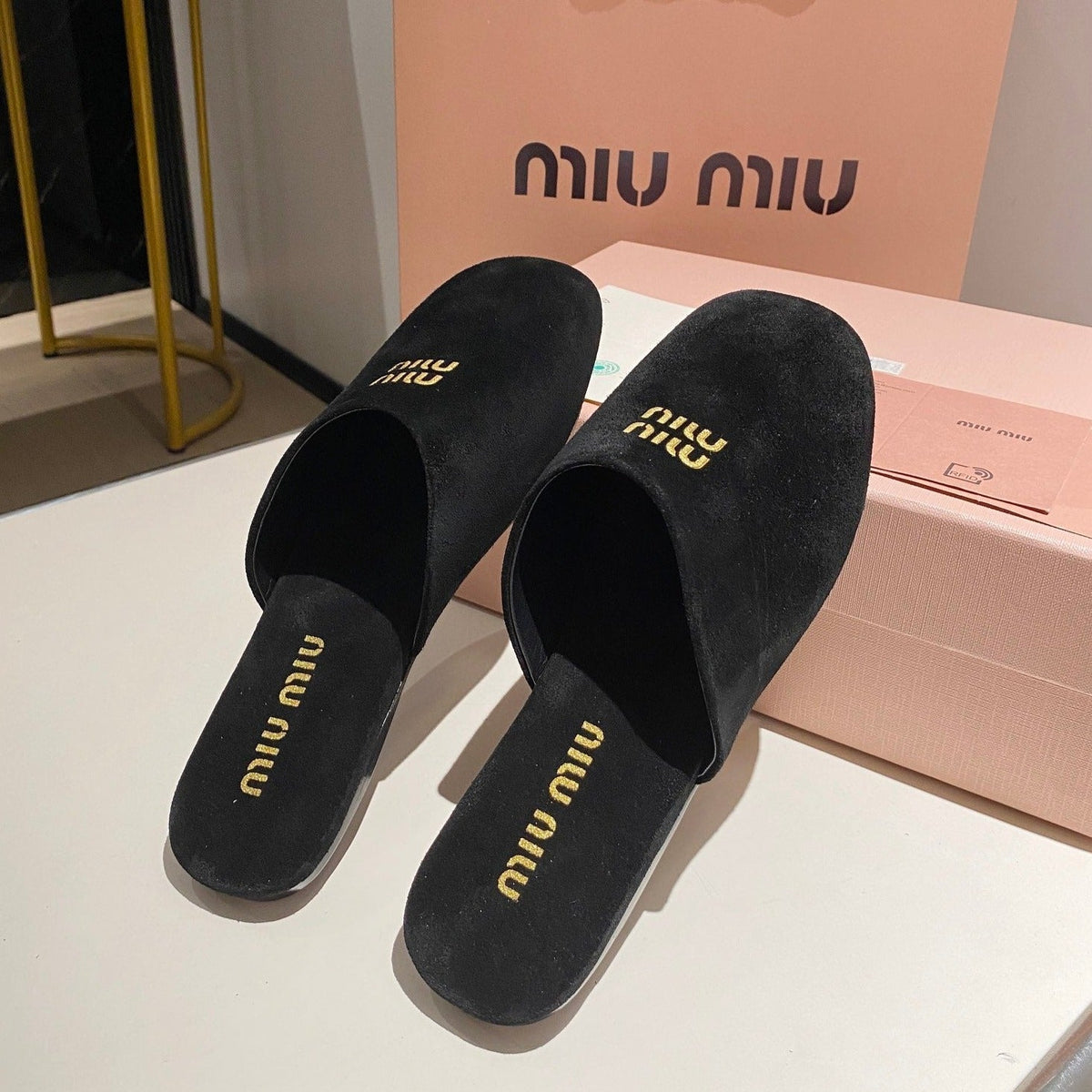 MULES SLIPPERS RETRO BLACK SUEDE