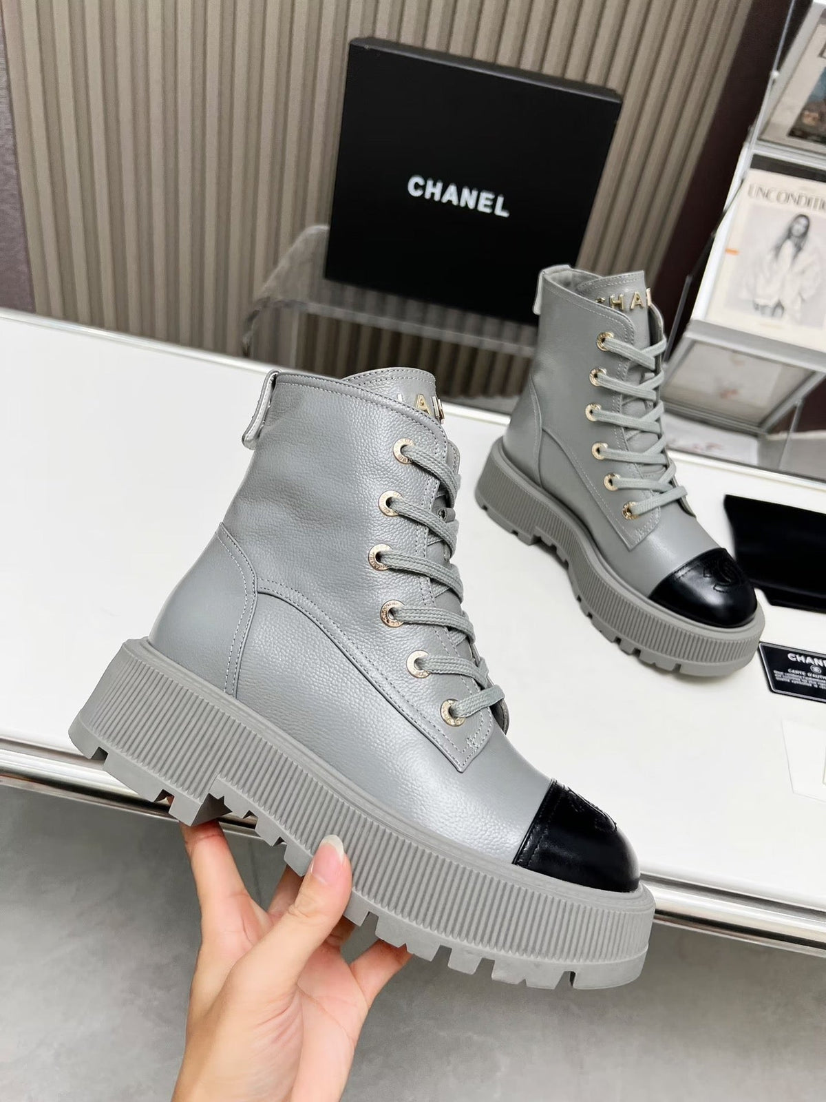 SHORT BOOTS IN SLATE GREY MIX BLACK COWHIDE