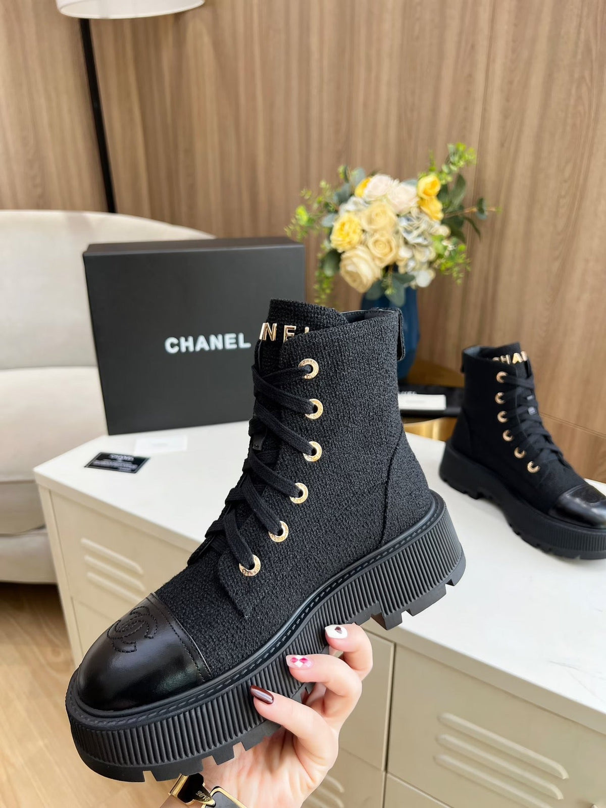 SHORT BOOTS IN BLACK TWEED AND CALFSKIN