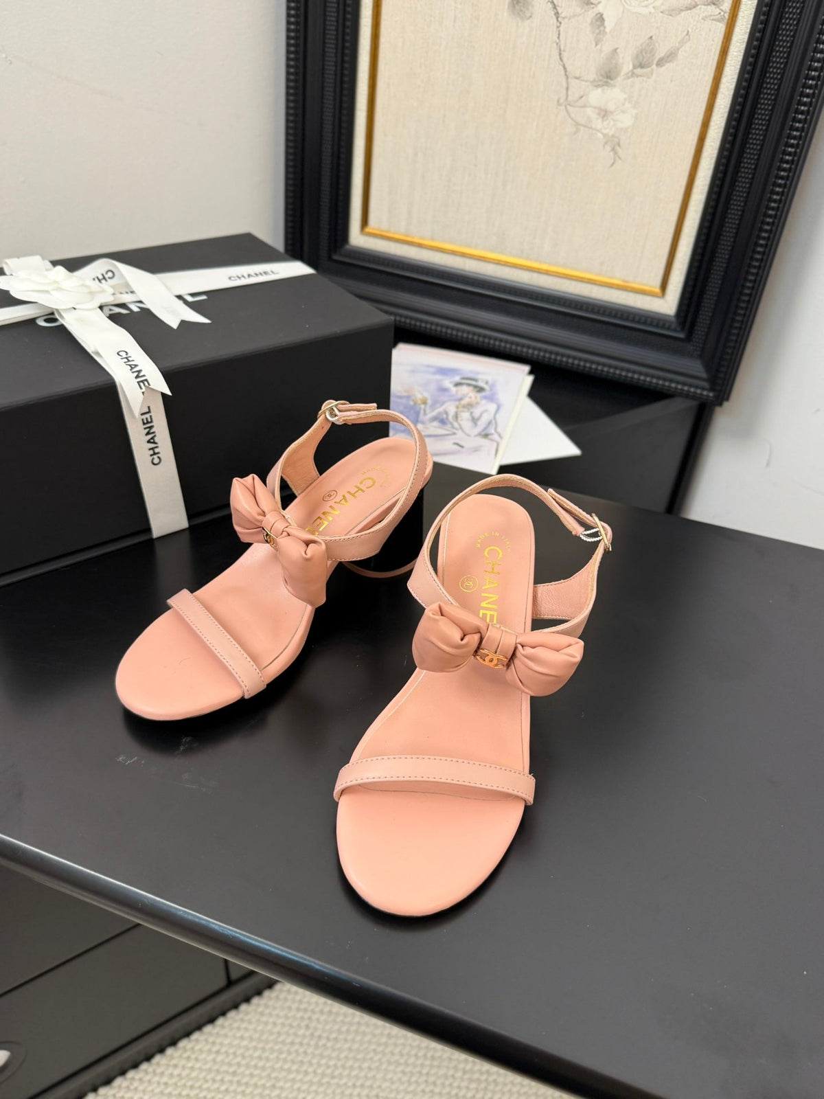 MID HEEL SANDALS IN PEACHY PINK CALFSKIN WITH BOW