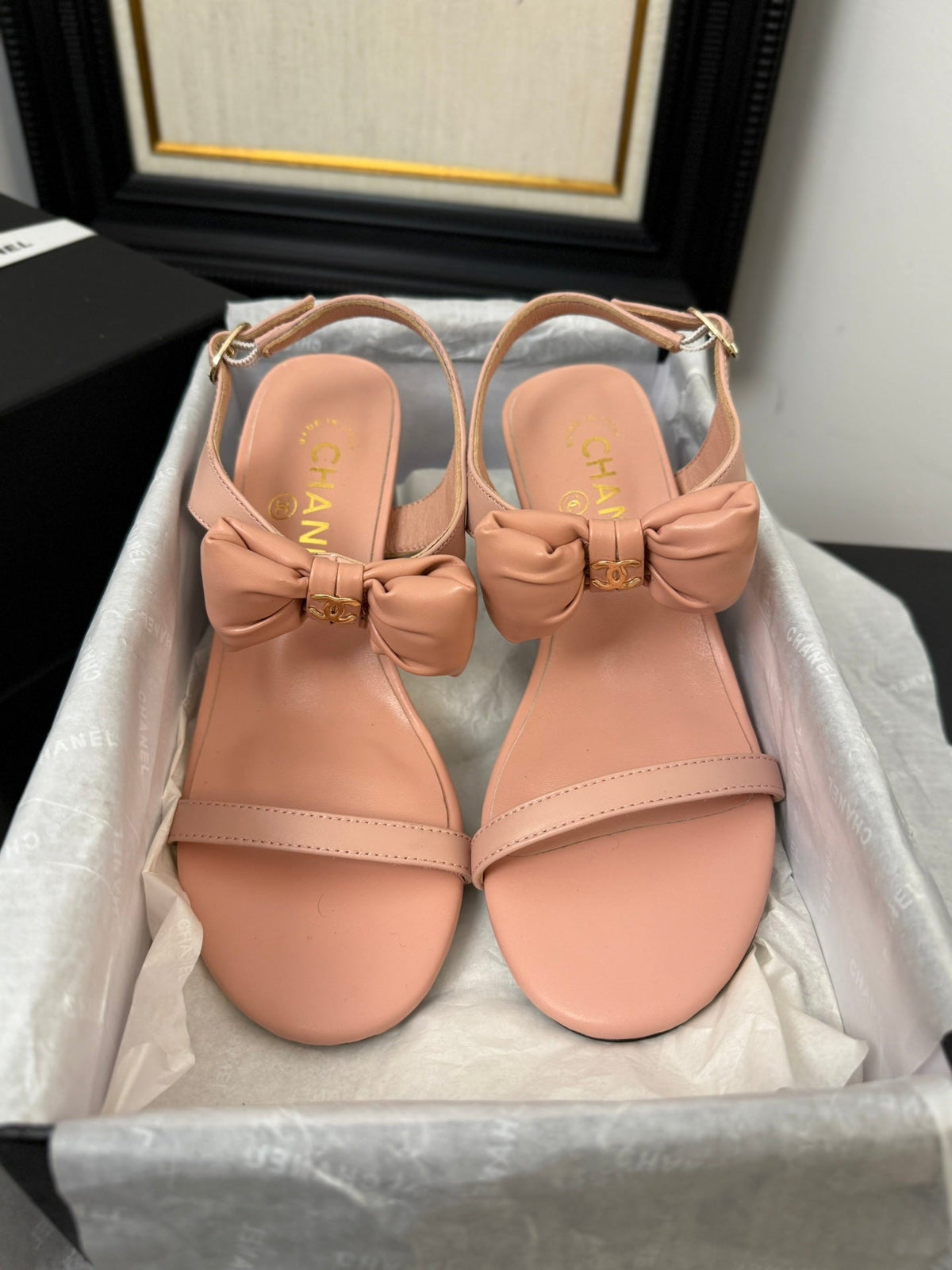 MID HEEL 45 MM SANDALS IN PEACH PINK CALFSKIN