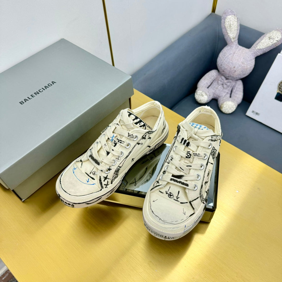 SKETCH SNEAKERS IN BEIGE CANVAS