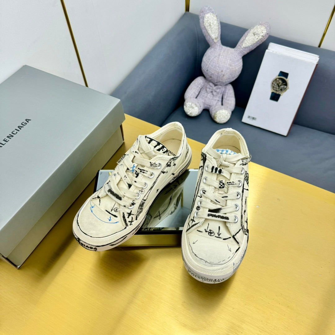 SKETCH SNEAKERS IN BEIGE CANVAS