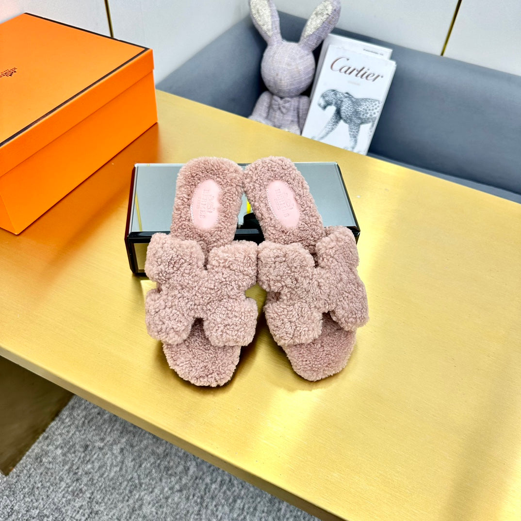 ORAN SHEARLING SANDALS DUSTY PINK