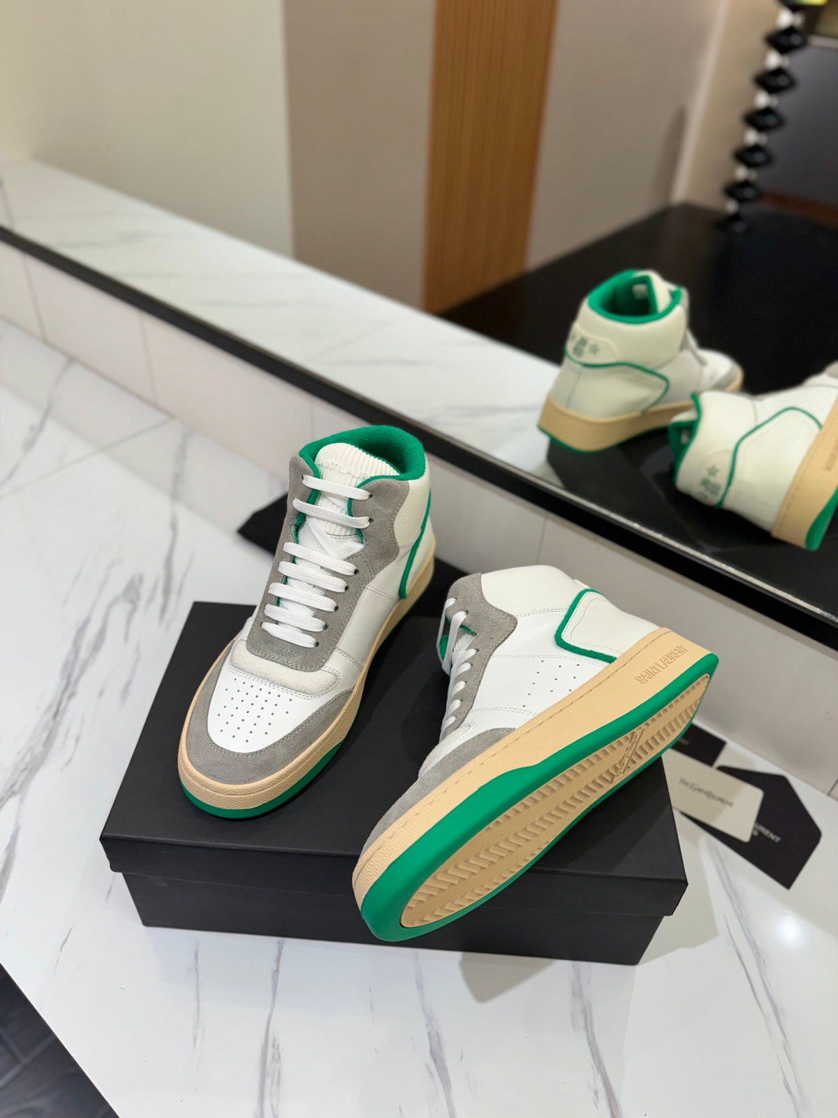 MID-TOP SNEAKERS IN WHITE PERFORATED LAMBSKIN AND GRAY SUEDE